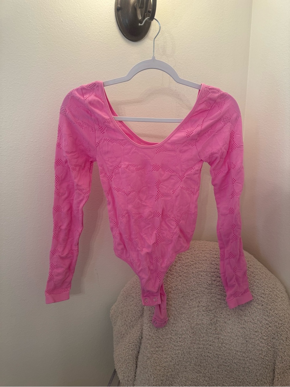 C&V Chelsea & Violet Textured Knit Long Sleeve Bodysuit (Pink)